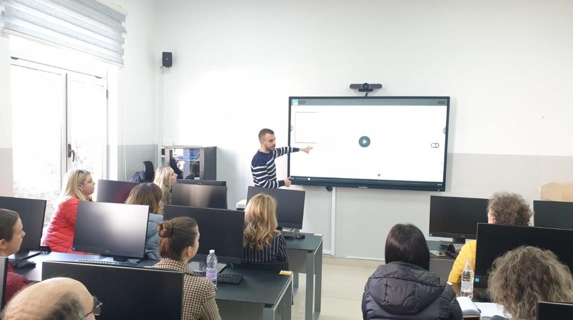 TRAINING- Successful Training for Interactive Whiteboards in the Faculty of Foreign Languages